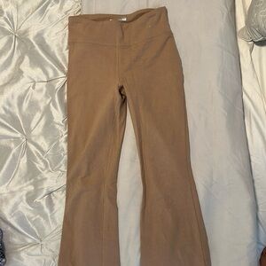 Yoga pants (flare bottoms)